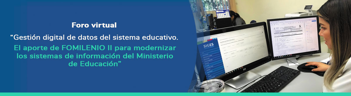 Woman in front of a computer