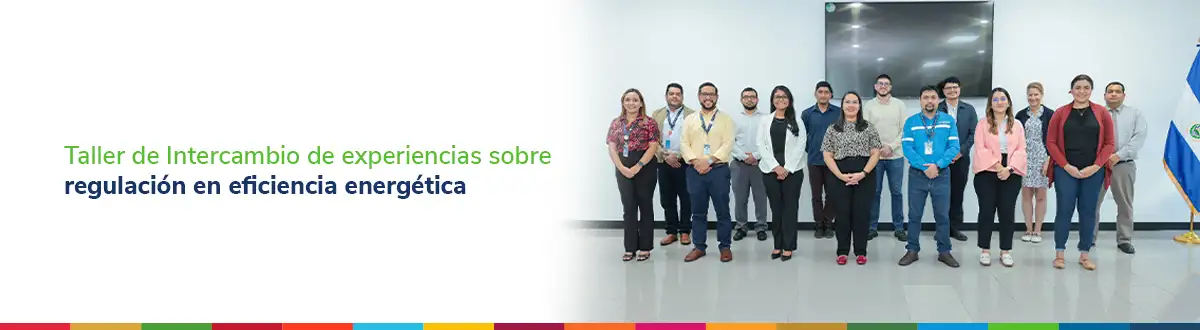 Personas de diferentes organizaciones reunidas.