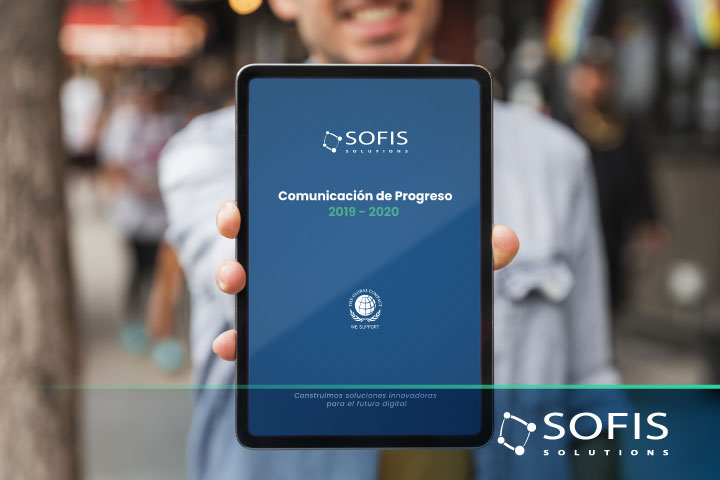 Pessoa a mostrar um tablet